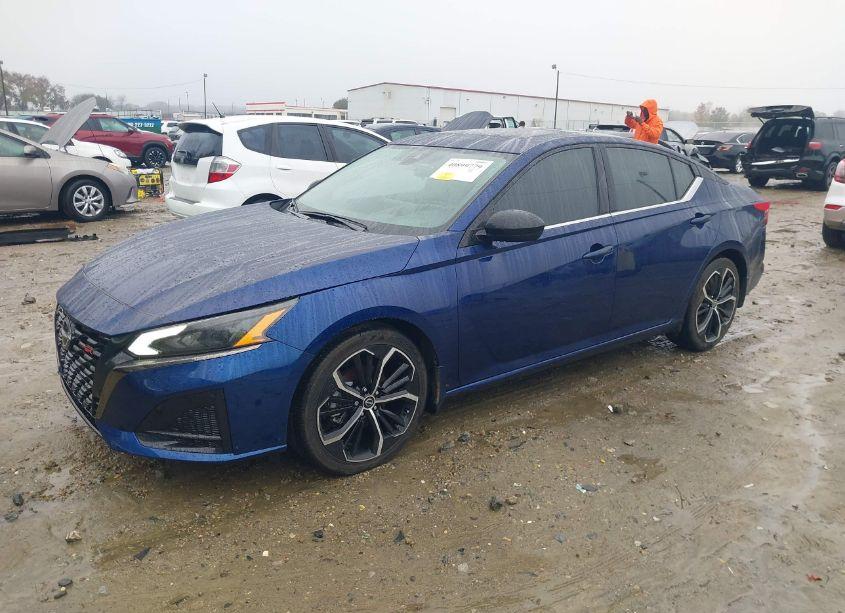 Photo 2 of 2024 Nissan Altima SR FWD (VIN 1N4BL4CV0RN348708)