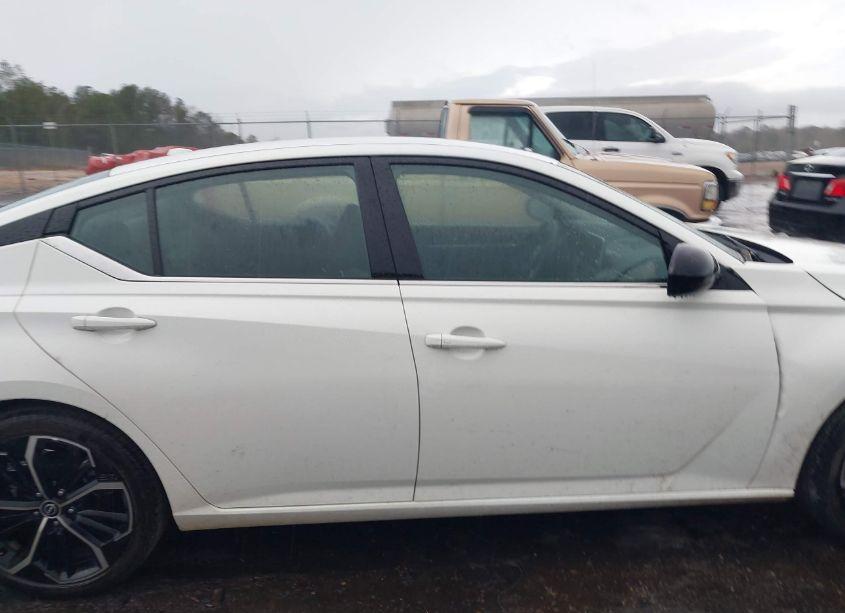 Photo 13 of 2024 Nissan Altima SR FWD (VIN 1N4BL4CV0RN382843)