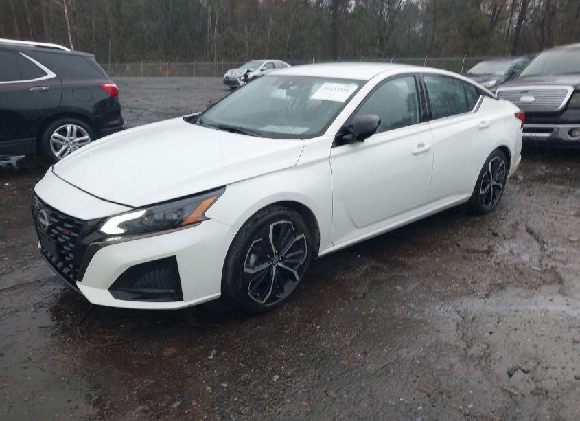 Photo 2 of 2024 Nissan Altima SR FWD (VIN 1N4BL4CV0RN382843)