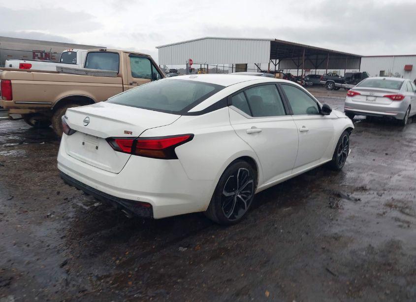 Photo 4 of 2024 Nissan Altima SR FWD (VIN 1N4BL4CV0RN382843)