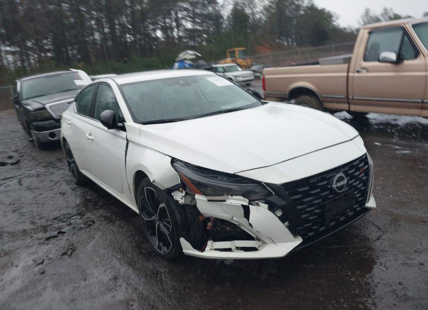 Photo 6 of 2024 Nissan Altima SR FWD (VIN 1N4BL4CV0RN382843)