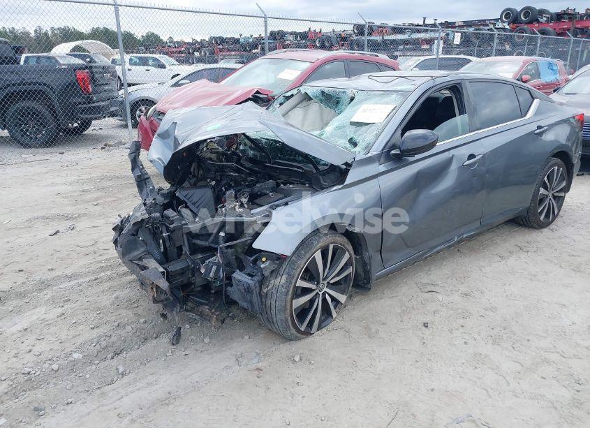 Photo 2 of 2019 Nissan Altima 2.5 SR (VIN 1N4BL4CV1KC197489)