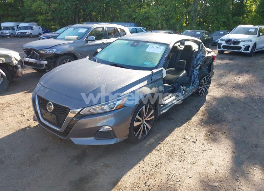 Photo 2 of 2020 Nissan Altima SR FWD (VIN 1N4BL4CV1LC140761)