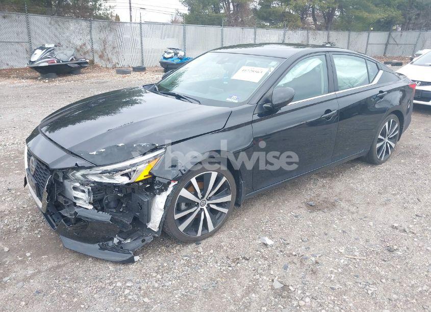 Photo 2 of 2020 Nissan Altima SR FWD (VIN 1N4BL4CV1LC141554)