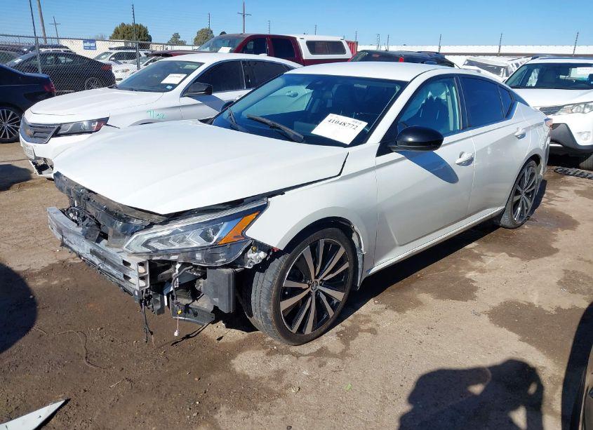 Photo 2 of 2020 Nissan Altima SR FWD (VIN 1N4BL4CV1LC159701)