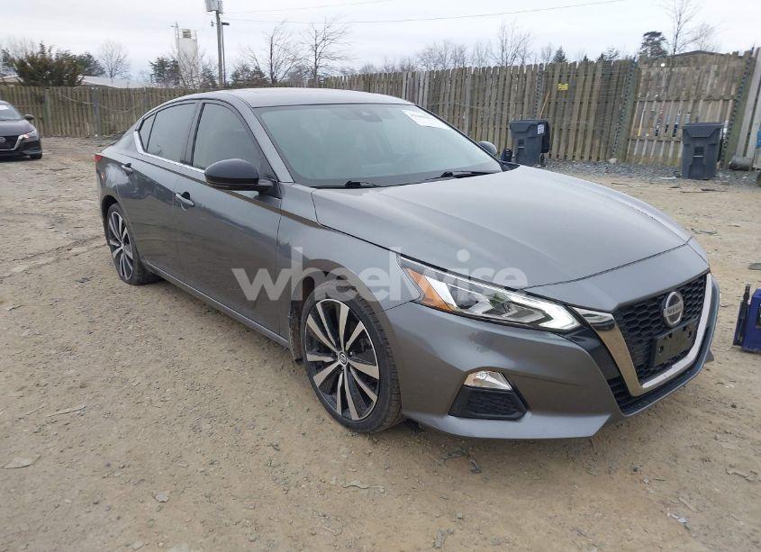 2020 Nissan Altima SR FWD (VIN 1N4BL4CV1LC266764) main photo