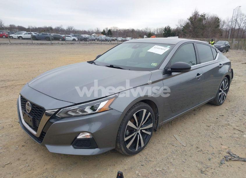 Photo 2 of 2020 Nissan Altima SR FWD (VIN 1N4BL4CV1LC266764)
