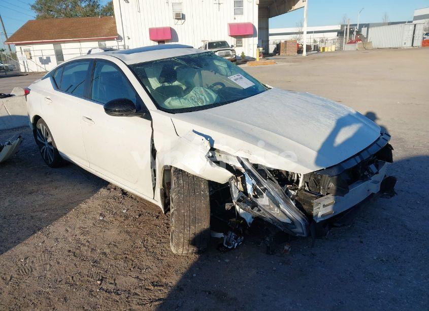 2020 Nissan Altima SR FWD (VIN 1N4BL4CV1LC273505) main photo