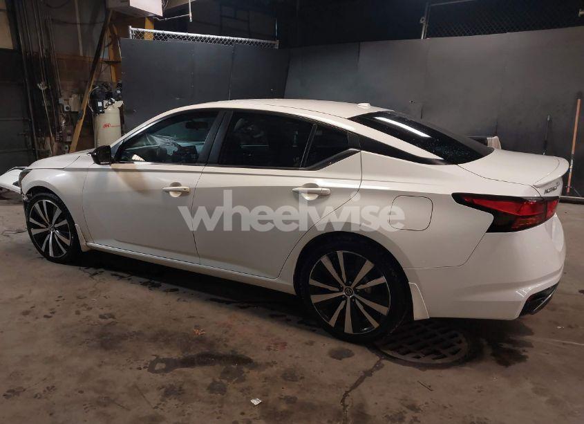 Photo 3 of 2020 Nissan Altima SR FWD (VIN 1N4BL4CV1LN304014)