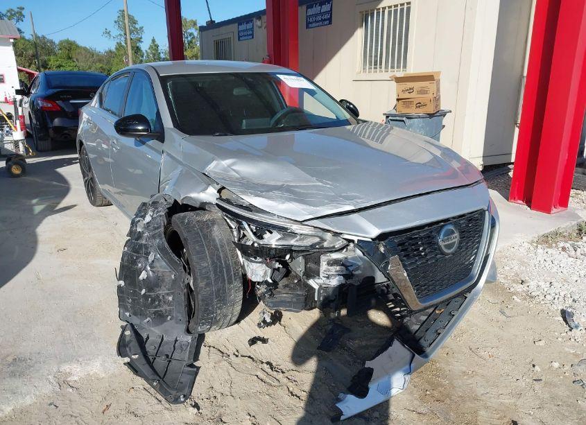 2021 Nissan Altima SR FWD (VIN 1N4BL4CV1MN352808) main photo