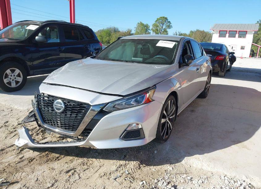 Photo 2 of 2021 Nissan Altima SR FWD (VIN 1N4BL4CV1MN352808)