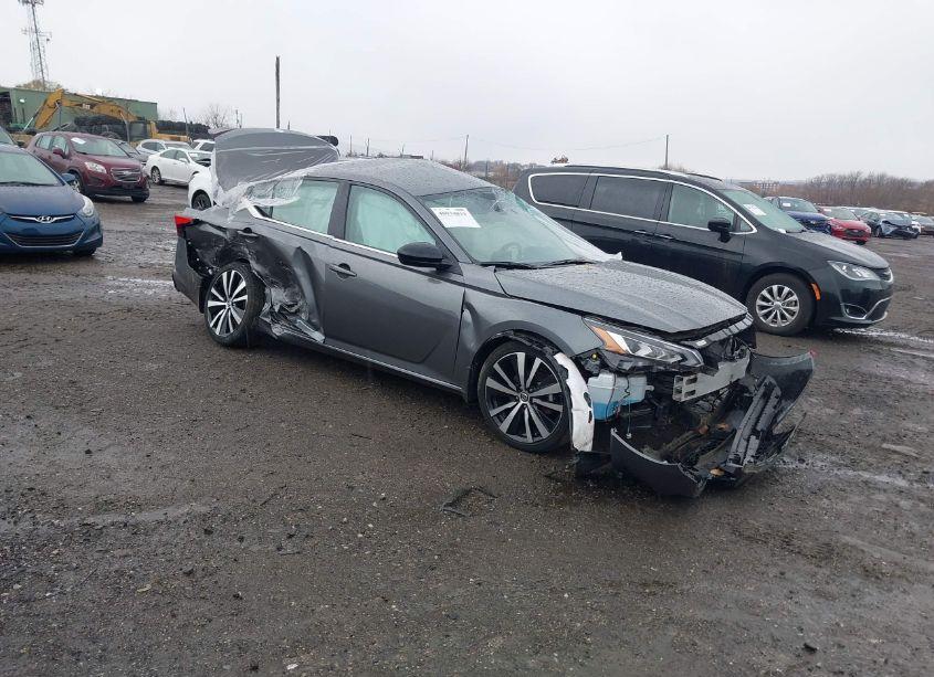 2021 Nissan Altima SR FWD (VIN 1N4BL4CV1MN411677) main photo