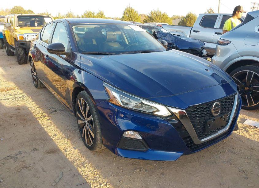 2022 Nissan Altima SR FWD (VIN 1N4BL4CV1NN332365) main photo