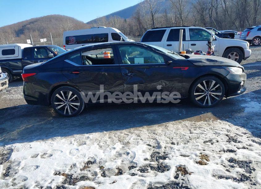 Photo 13 of 2022 Nissan Altima SR FWD (VIN 1N4BL4CV1NN345097)