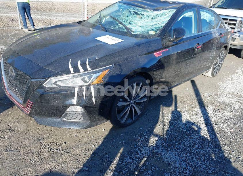 Photo 2 of 2022 Nissan Altima SR FWD (VIN 1N4BL4CV1NN345097)