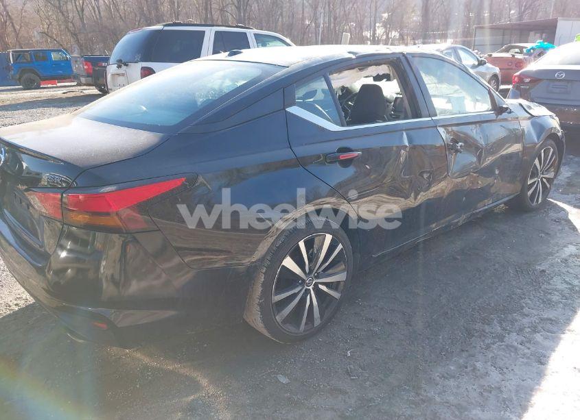 Photo 4 of 2022 Nissan Altima SR FWD (VIN 1N4BL4CV1NN345097)