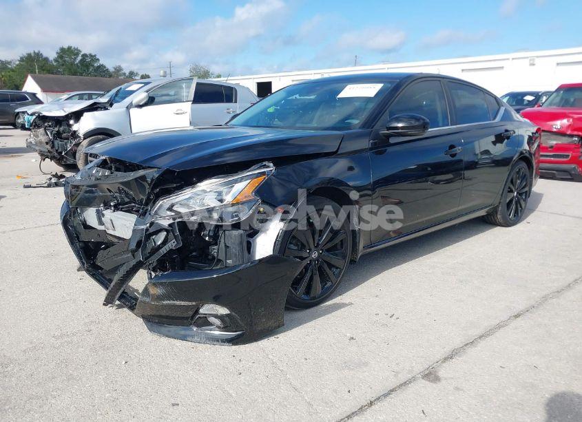 Photo 2 of 2022 Nissan Altima SR FWD (VIN 1N4BL4CV1NN347450)