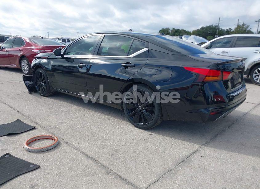Photo 3 of 2022 Nissan Altima SR FWD (VIN 1N4BL4CV1NN347450)