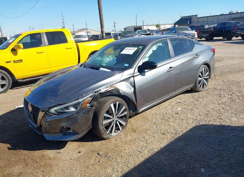 Photo 2 of 2022 Nissan Altima SR FWD (VIN 1N4BL4CV1NN354334)