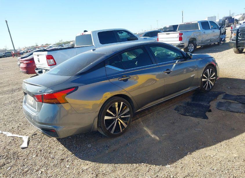 Photo 4 of 2022 Nissan Altima SR FWD (VIN 1N4BL4CV1NN354334)