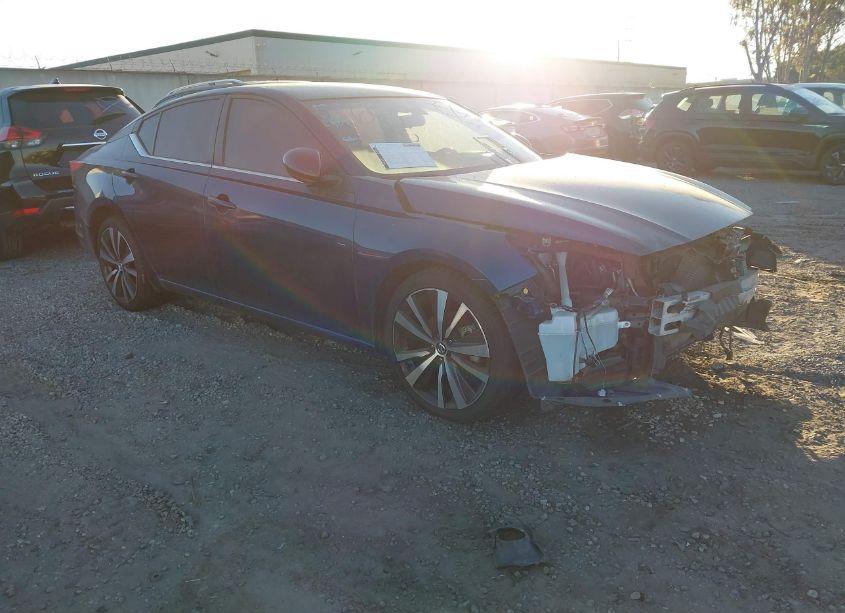 2022 Nissan Altima SR FWD (VIN 1N4BL4CV1NN407808) main photo