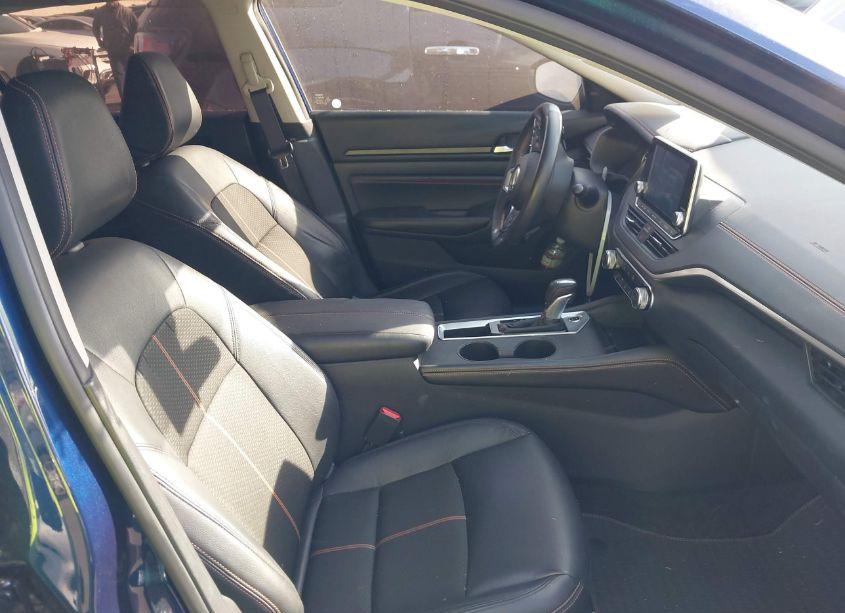 Photo 5 of 2022 Nissan Altima SR FWD (VIN 1N4BL4CV1NN407808)