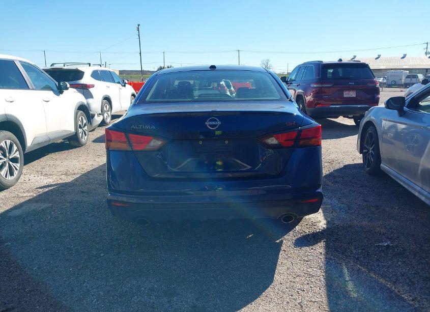 Photo 16 of 2023 Nissan Altima SR FWD (VIN 1N4BL4CV1PN339898)