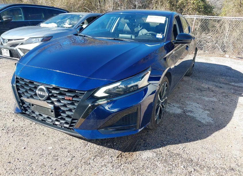 Photo 2 of 2023 Nissan Altima SR FWD (VIN 1N4BL4CV1PN339898)