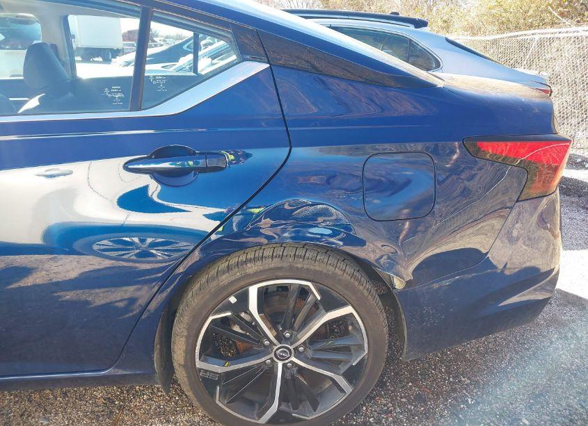 Photo 6 of 2023 Nissan Altima SR FWD (VIN 1N4BL4CV1PN339898)