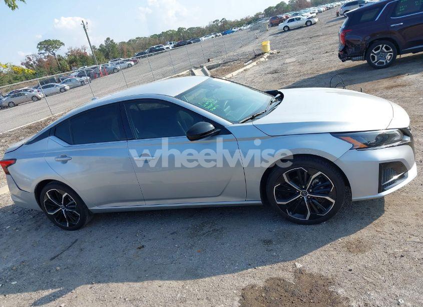 Photo 13 of 2023 Nissan Altima SR FWD (VIN 1N4BL4CV1PN341960)