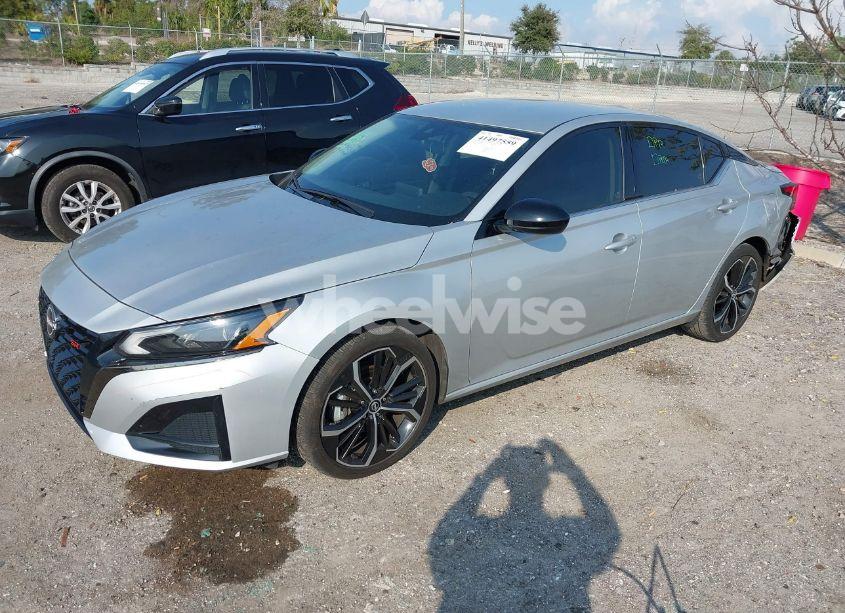 Photo 2 of 2023 Nissan Altima SR FWD (VIN 1N4BL4CV1PN341960)