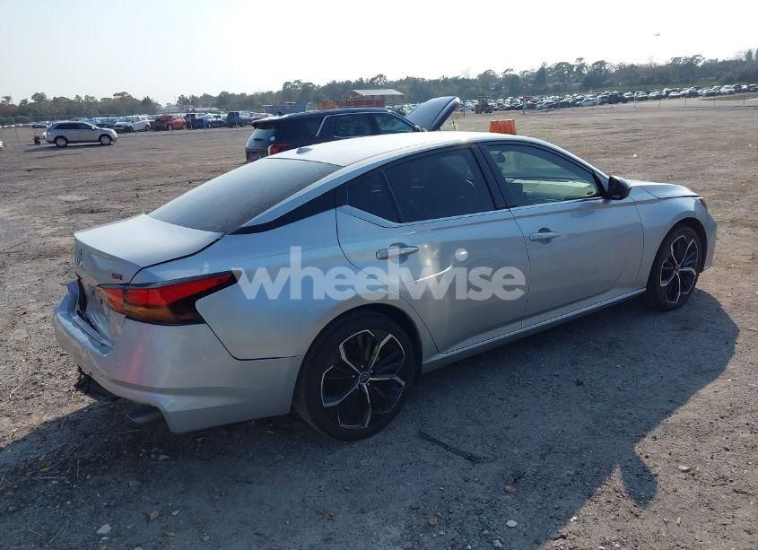 Photo 4 of 2023 Nissan Altima SR FWD (VIN 1N4BL4CV1PN341960)