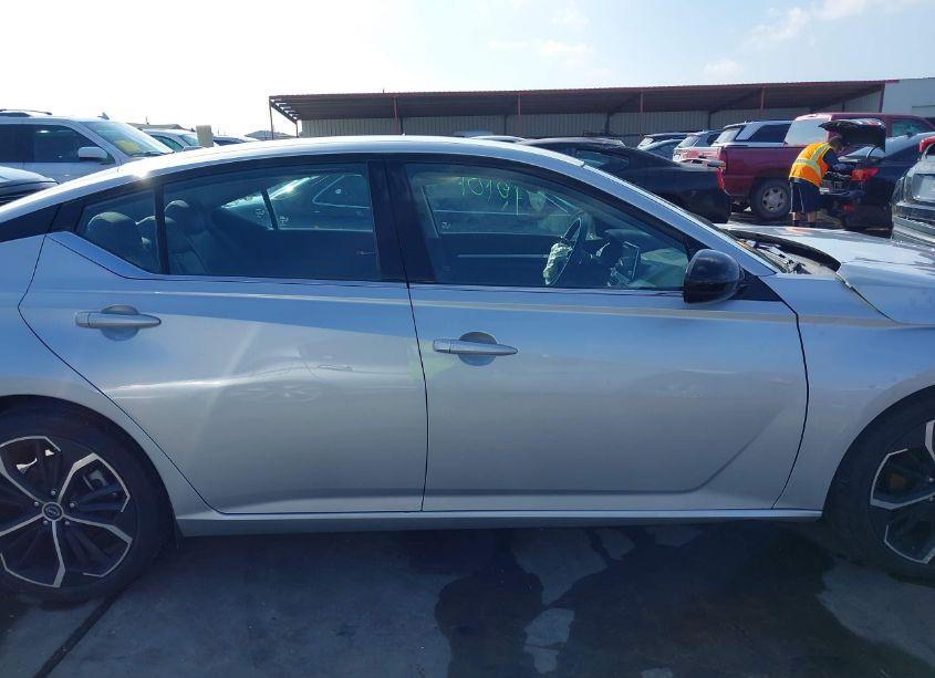 Photo 13 of 2023 Nissan Altima SR FWD (VIN 1N4BL4CV1PN370486)