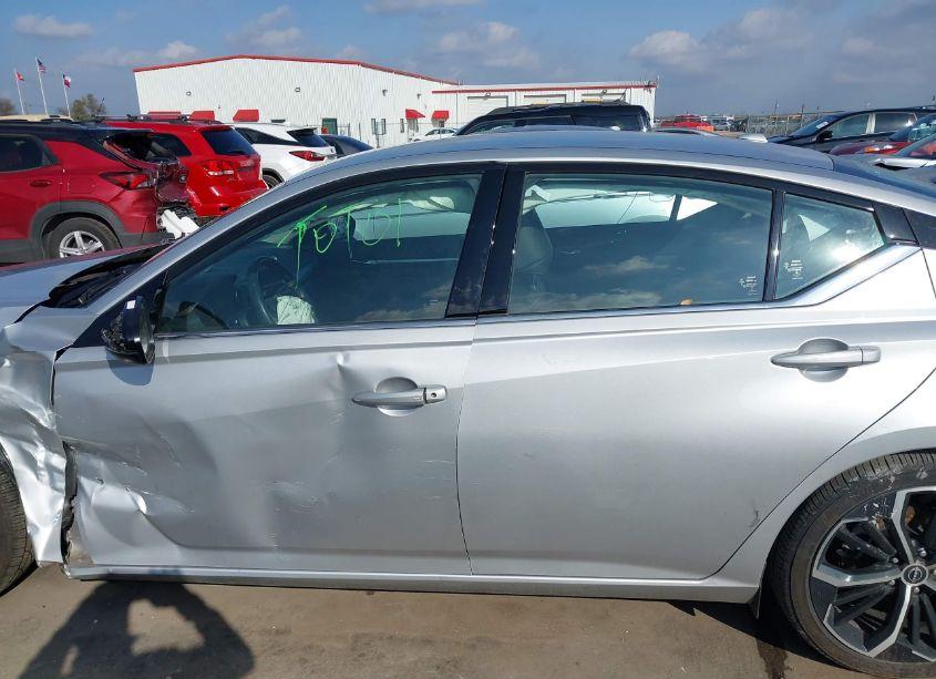 Photo 14 of 2023 Nissan Altima SR FWD (VIN 1N4BL4CV1PN370486)