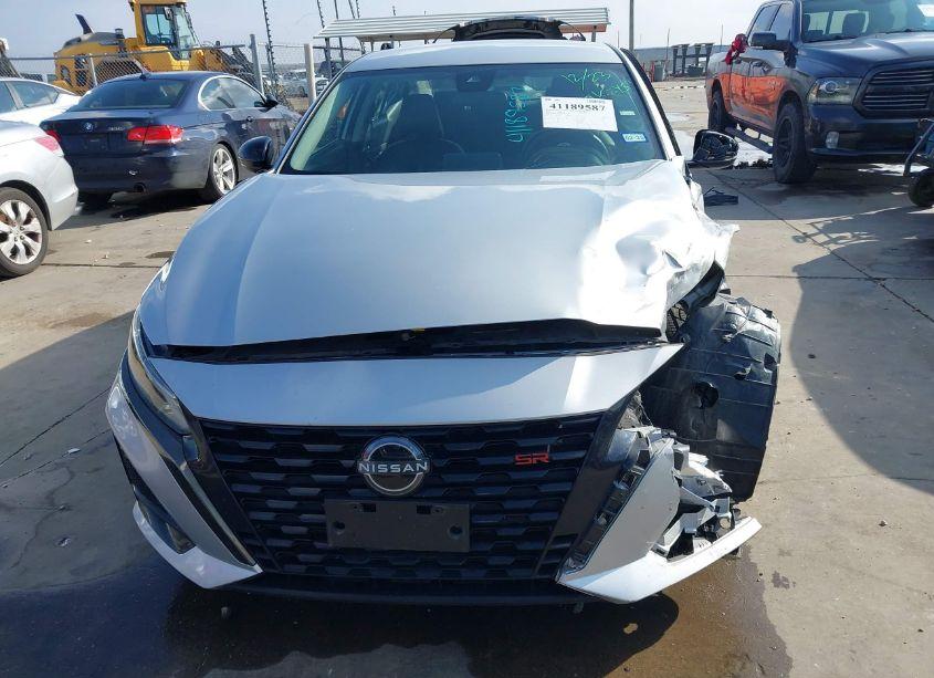 Photo 18 of 2023 Nissan Altima SR FWD (VIN 1N4BL4CV1PN370486)