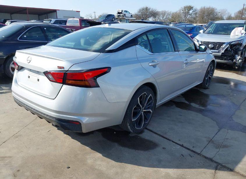 Photo 4 of 2023 Nissan Altima SR FWD (VIN 1N4BL4CV1PN370486)