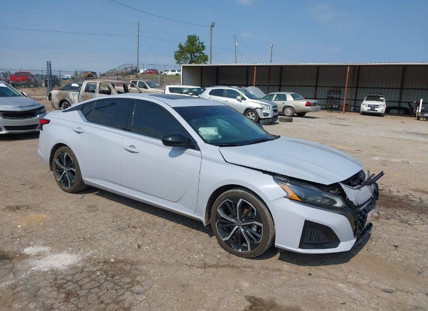 2024 Nissan Altima SR FWD (VIN 1N4BL4CV1RN308542) main photo