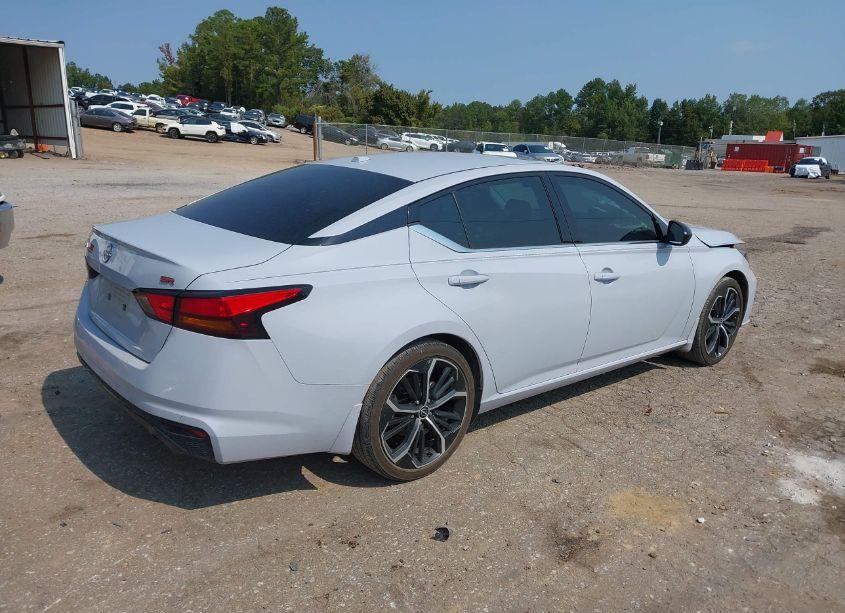 Photo 4 of 2024 Nissan Altima SR FWD (VIN 1N4BL4CV1RN308542)