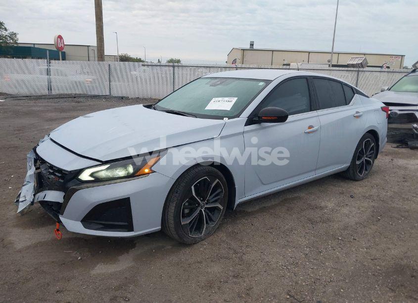 Photo 2 of 2024 Nissan Altima SR FWD (VIN 1N4BL4CV1RN320660)