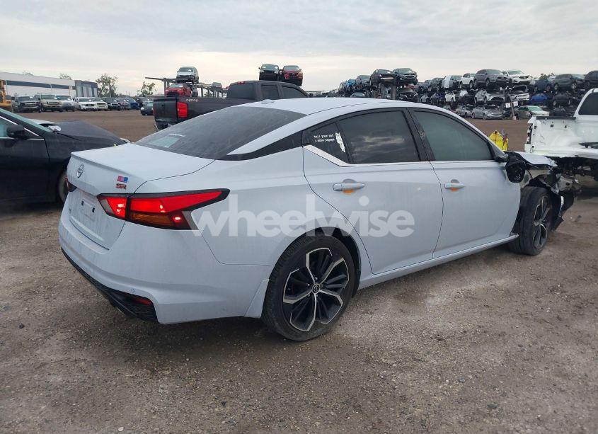 Photo 4 of 2024 Nissan Altima SR FWD (VIN 1N4BL4CV1RN320660)