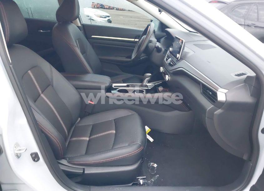 Photo 5 of 2024 Nissan Altima SR FWD (VIN 1N4BL4CV1RN320660)