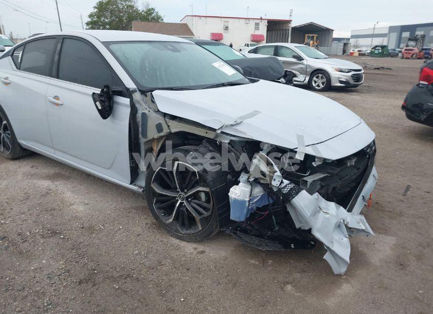 Photo 6 of 2024 Nissan Altima SR FWD (VIN 1N4BL4CV1RN320660)