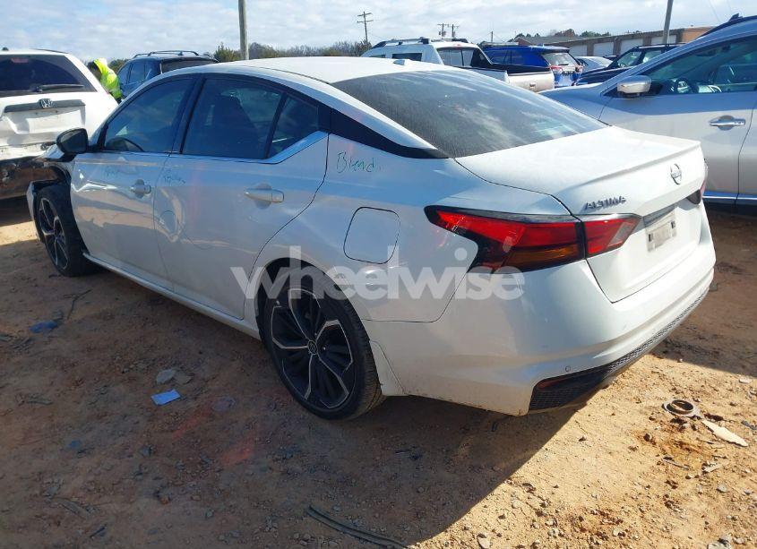 Photo 3 of 2024 Nissan Altima SR FWD (VIN 1N4BL4CV1RN329309)