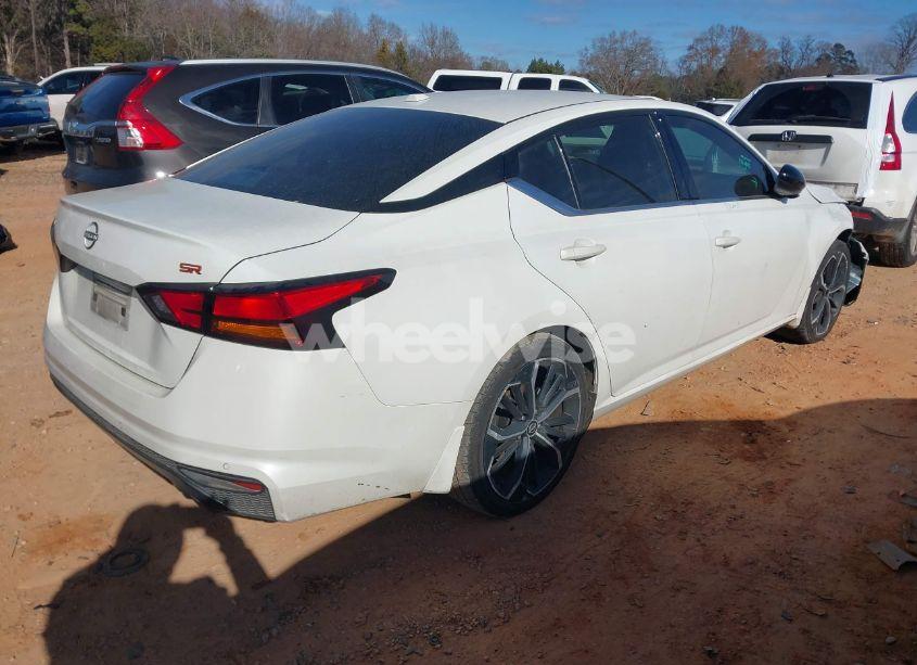 Photo 4 of 2024 Nissan Altima SR FWD (VIN 1N4BL4CV1RN329309)