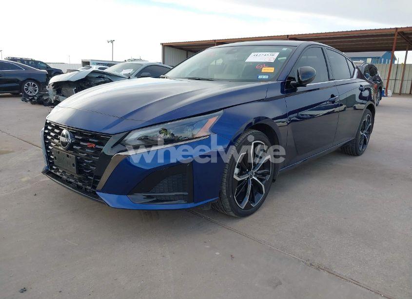 Photo 2 of 2024 Nissan Altima SR FWD (VIN 1N4BL4CV1RN372533)