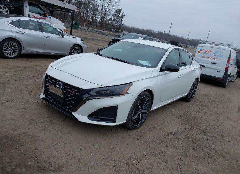 Photo 2 of 2024 Nissan Altima SR FWD (VIN 1N4BL4CV1RN374301)