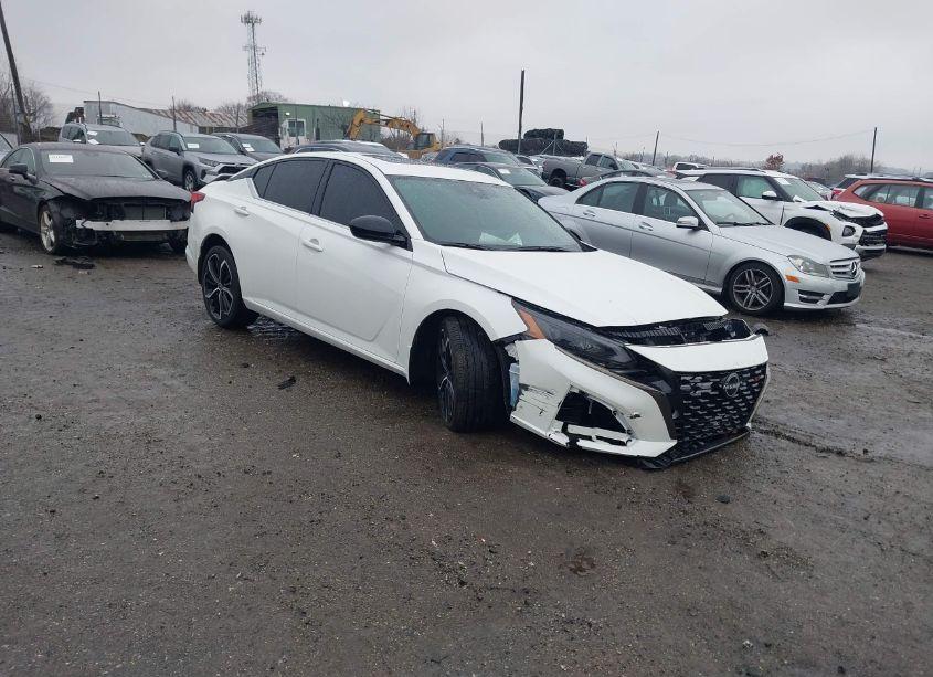 2024 Nissan Altima SR FWD (VIN 1N4BL4CV1RN389266) main photo