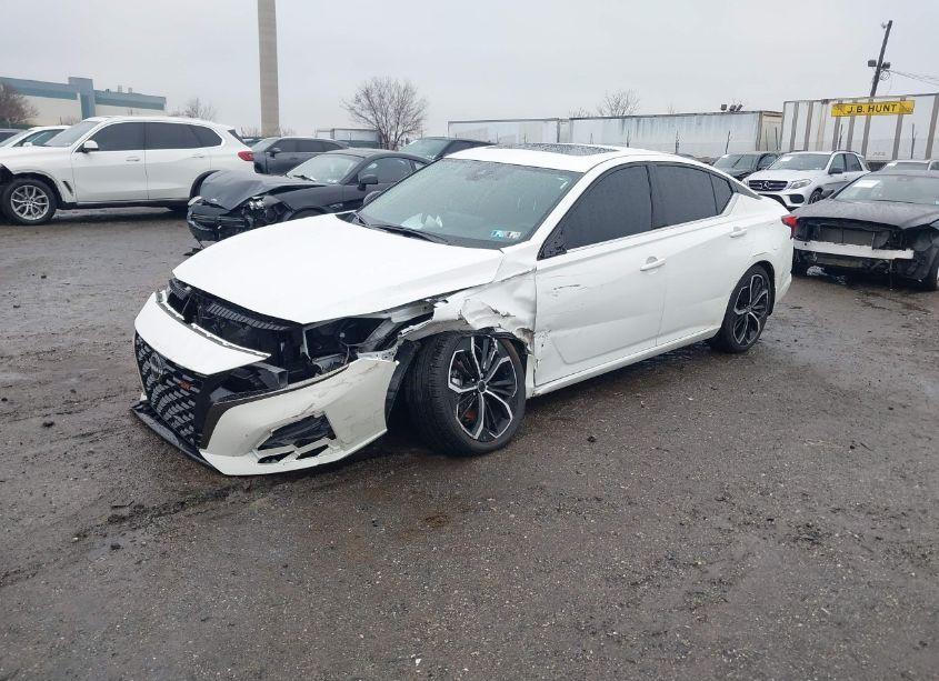 Photo 2 of 2024 Nissan Altima SR FWD (VIN 1N4BL4CV1RN389266)