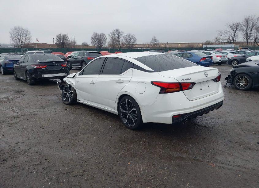 Photo 3 of 2024 Nissan Altima SR FWD (VIN 1N4BL4CV1RN389266)