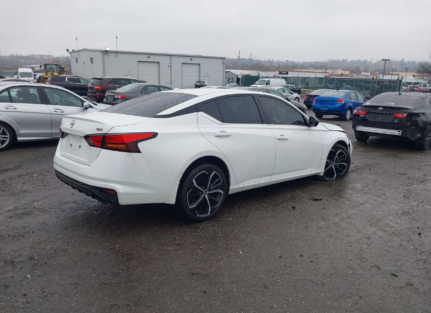 Photo 4 of 2024 Nissan Altima SR FWD (VIN 1N4BL4CV1RN389266)